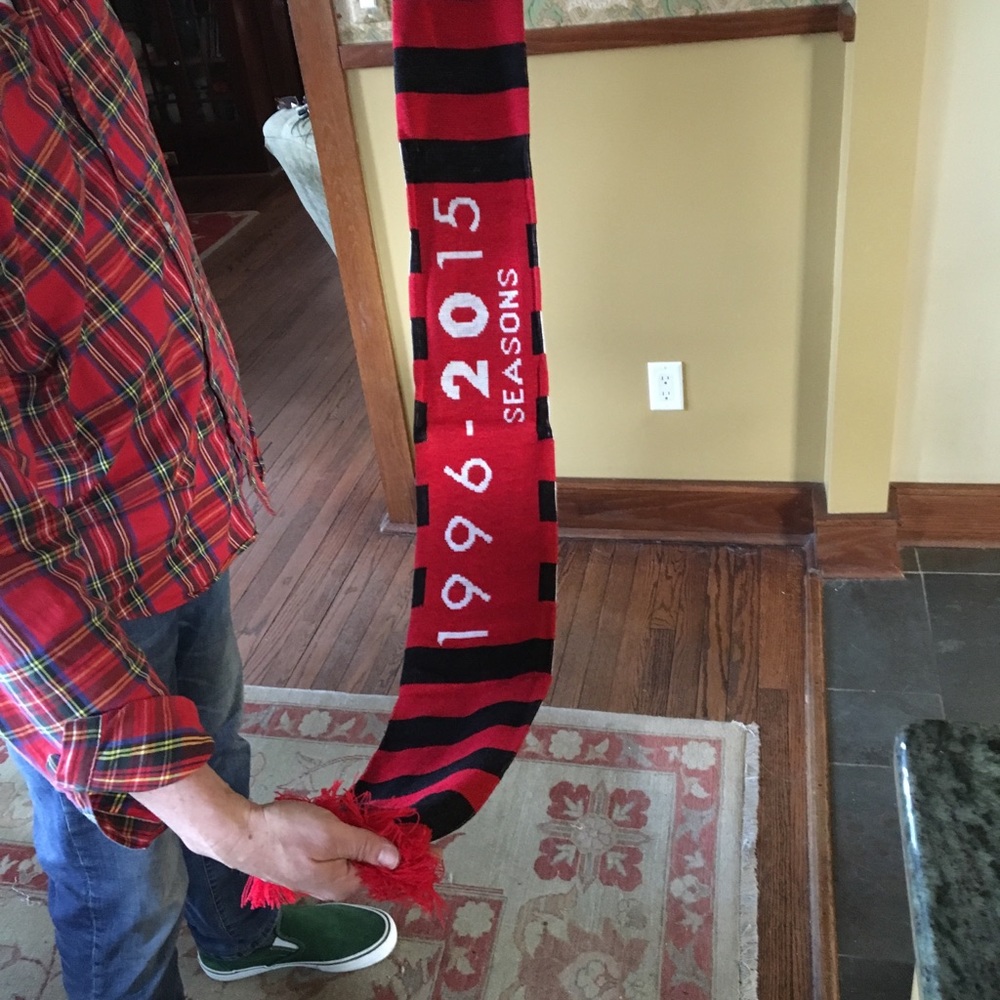NY Red Bull’s Soccer 20th season scarf